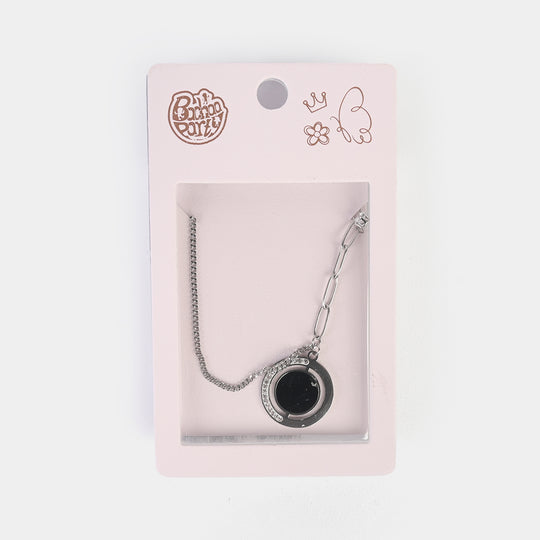 Elegant Pendant Necklace