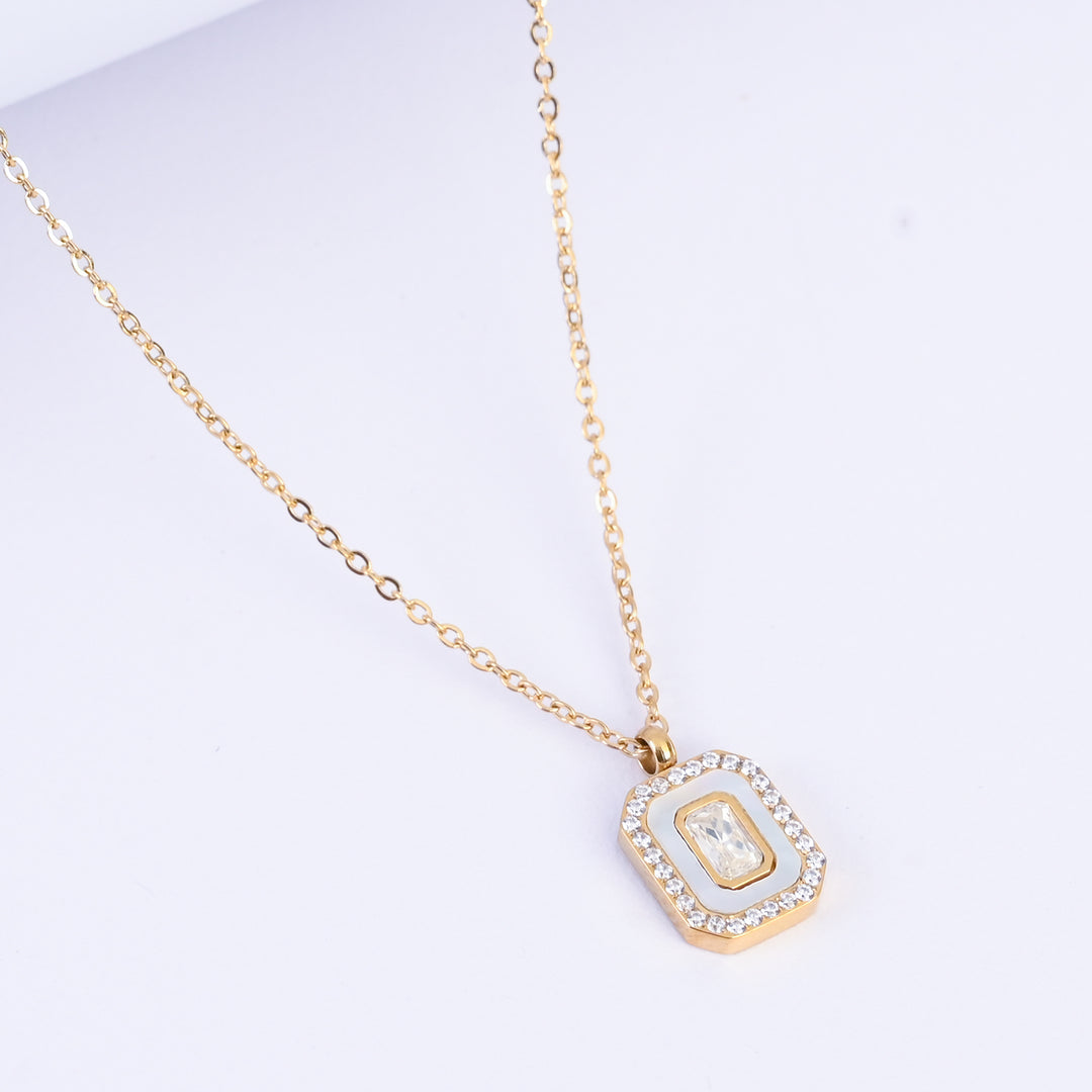 Elegant Pendant Necklace