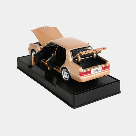 Classic Luxury Die-Cast Alloy Model Car