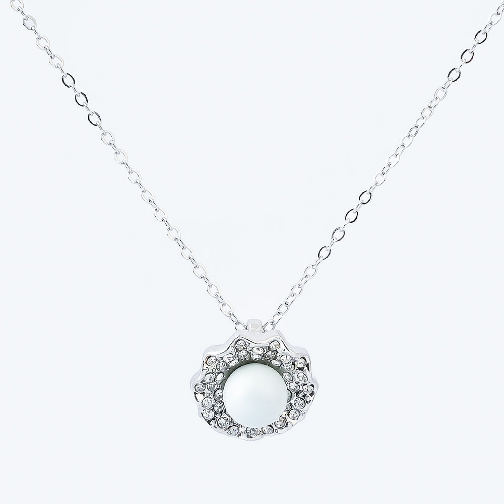 Elegant Pendant Necklace