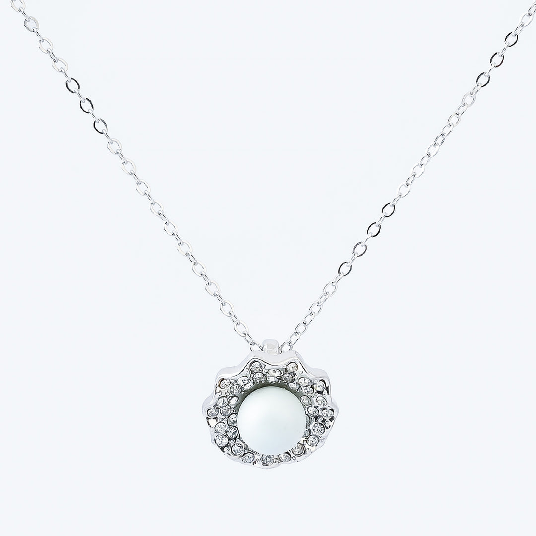 Elegant Pendant Necklace