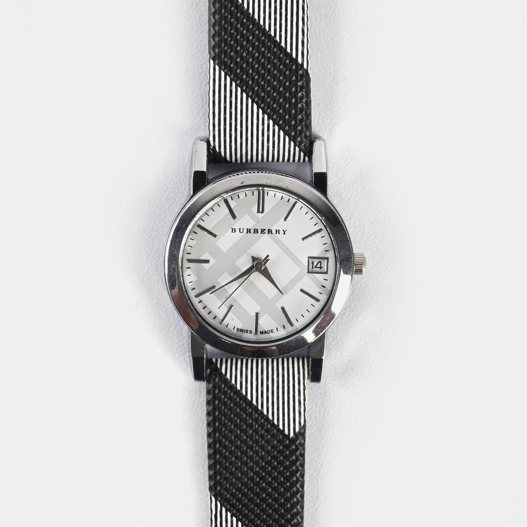Stylish Check Strap Analog Wrist Watch For Girls