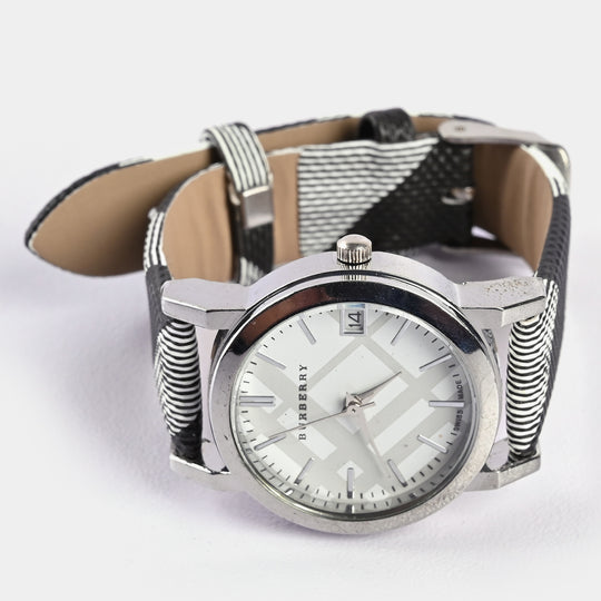 Stylish Check Strap Analog Wrist Watch For Girls