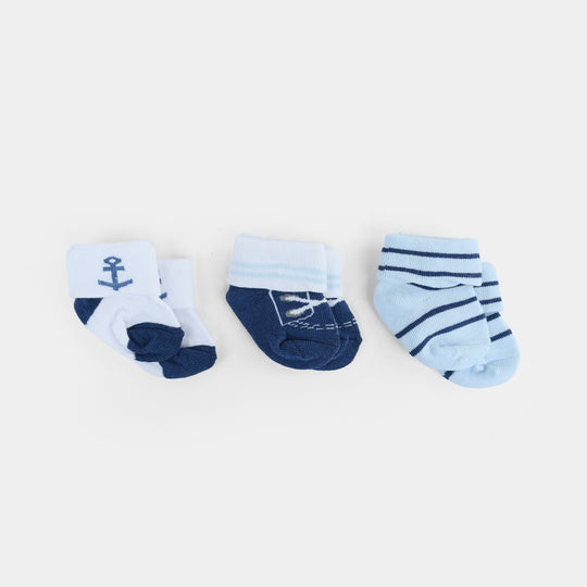 10-Piece Baby Gift Set – Bibs, Socks, Caps & Mittens