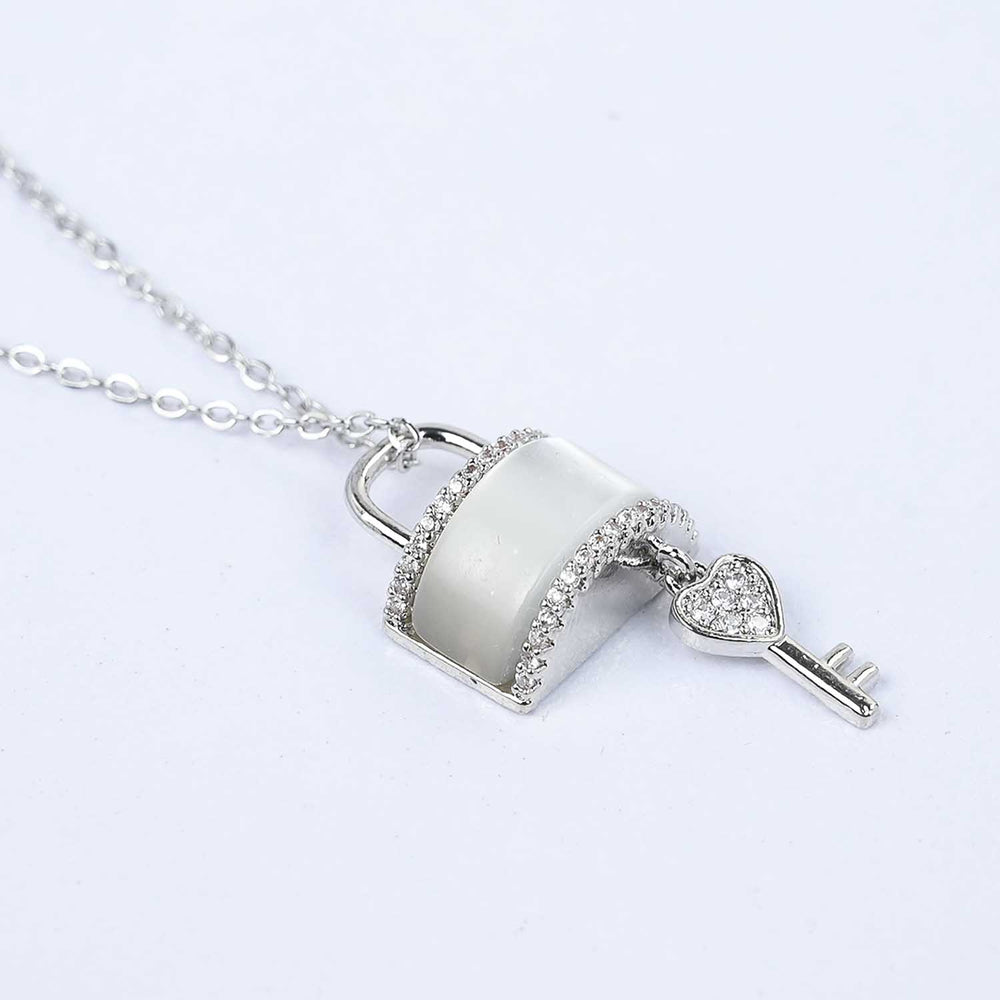 Elegant Pendant Necklace