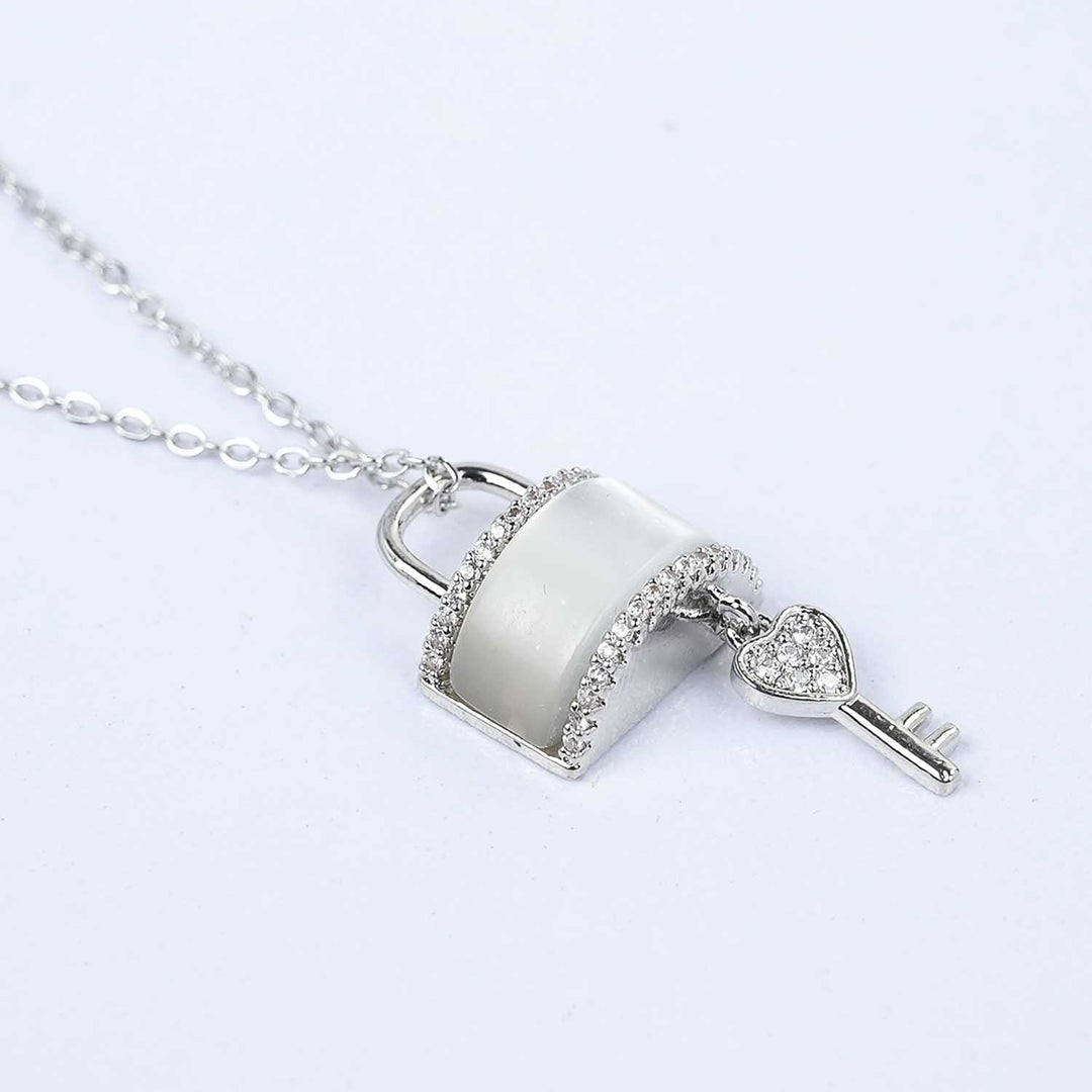 Elegant Pendant Necklace