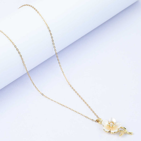 Elegant Pendant Necklace