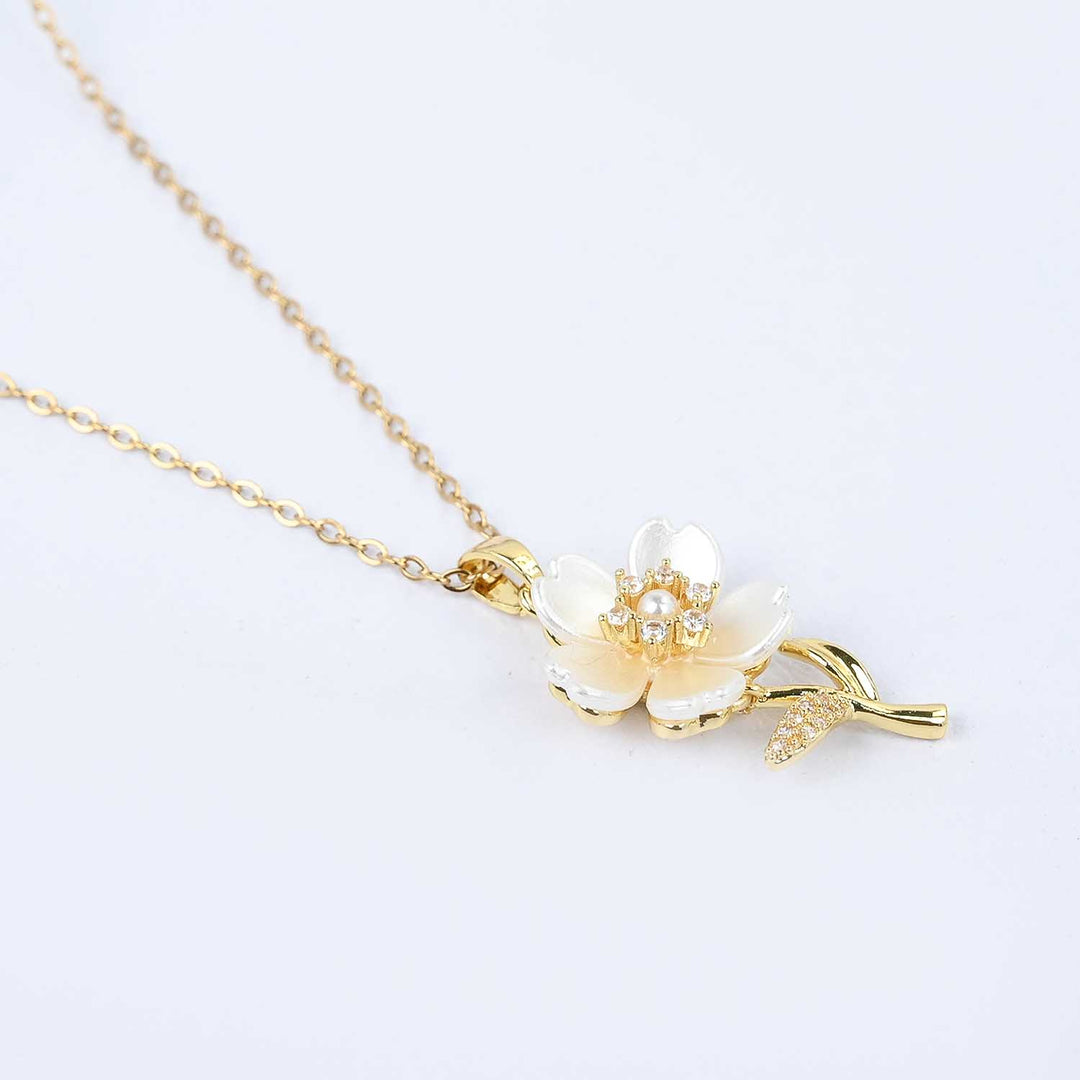 Elegant Pendant Necklace
