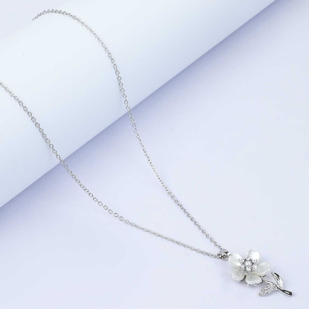 Elegant Pendant Necklace