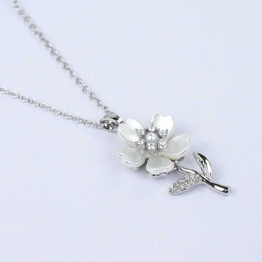 Elegant Pendant Necklace
