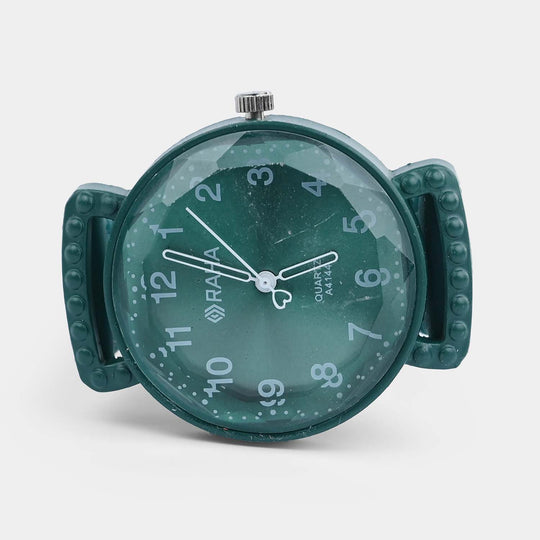 Girls Silicone Strap Analog Wristwatch