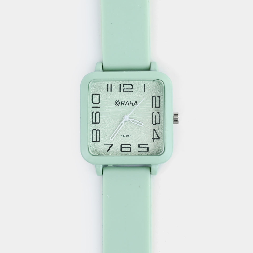 Girls Silicone Strap Analog Wristwatch