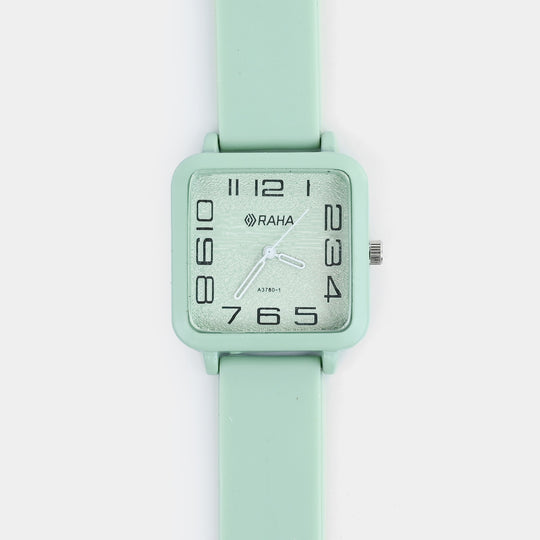 Girls Silicone Strap Analog Wristwatch