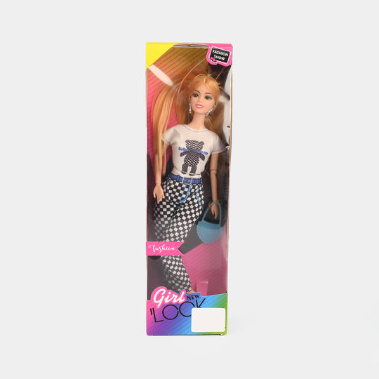 Fashion Girl Doll – Trendy Checkered Outfit & Accessory