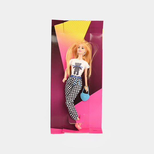 Fashion Girl Doll – Trendy Checkered Outfit & Accessory