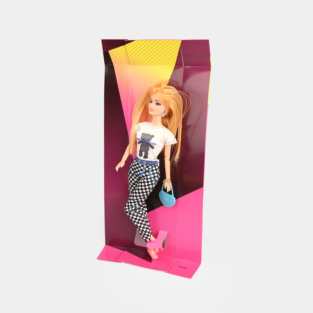 Fashion Girl Doll – Trendy Checkered Outfit & Accessory