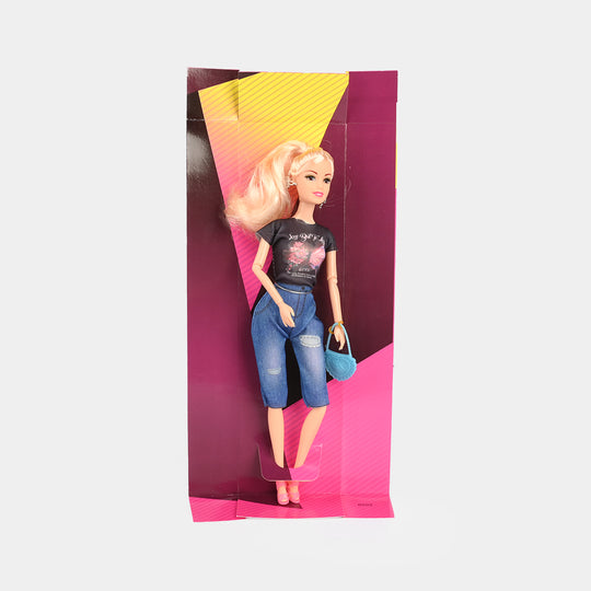 Fashion Girl Doll – Trendy Outfit & Realistic Design