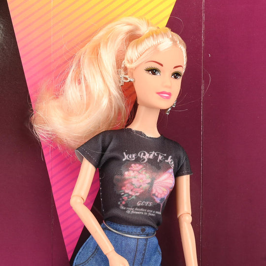 Fashion Girl Doll – Trendy Outfit & Realistic Design
