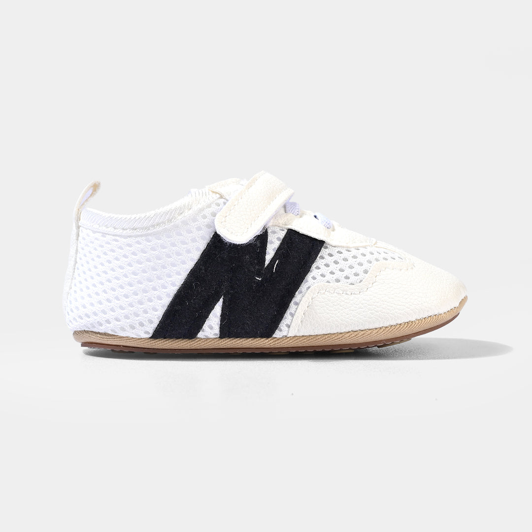 Boys Shoes D136-White