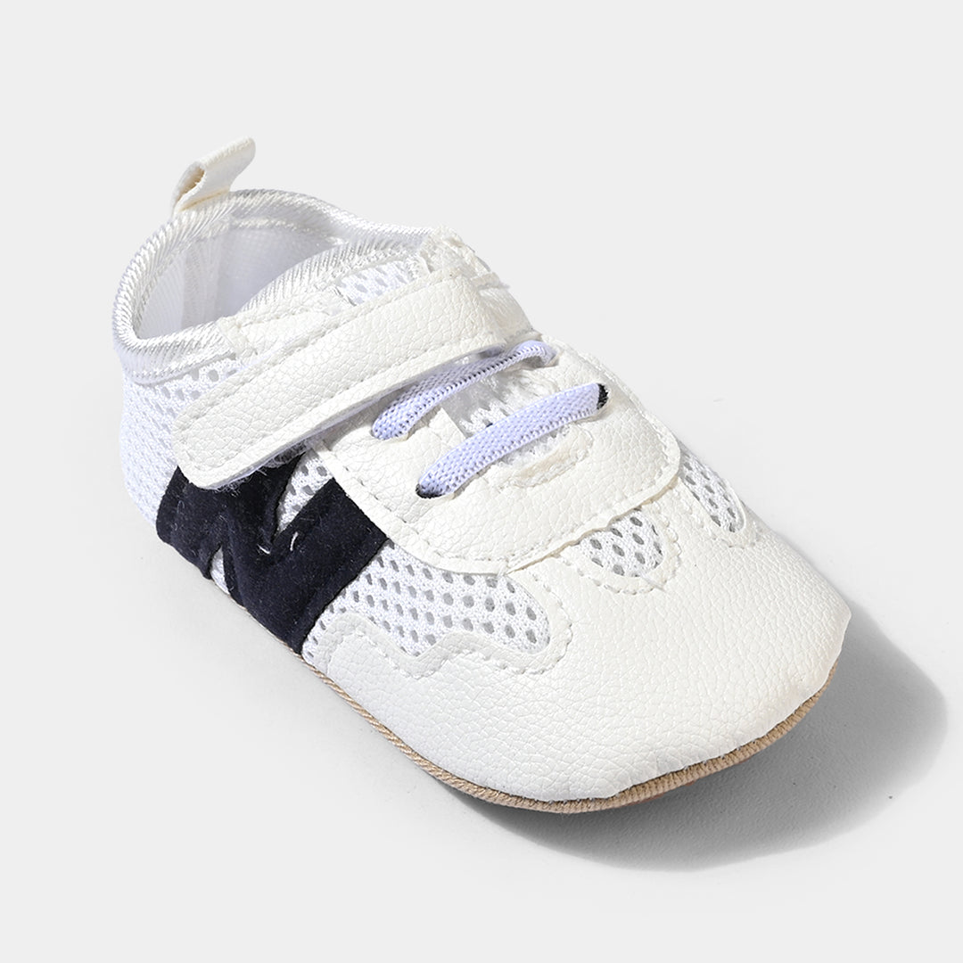Boys Shoes D136-White