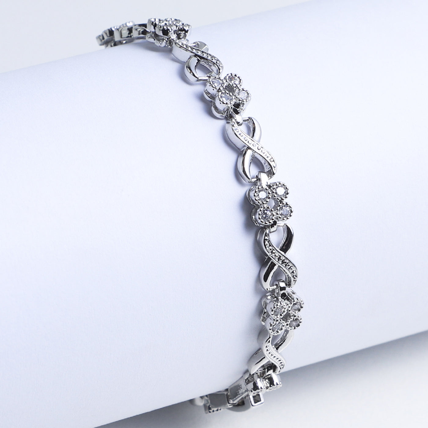 Elegant Fancy Chain bracelet