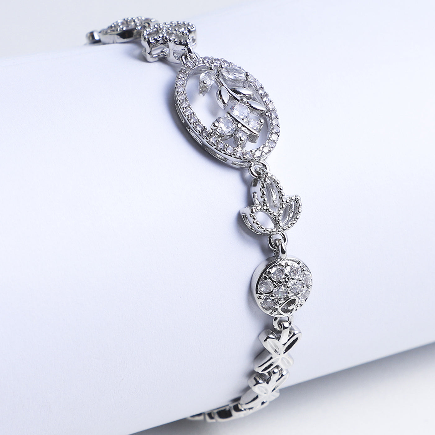 Elegant Fancy Chain bracelet