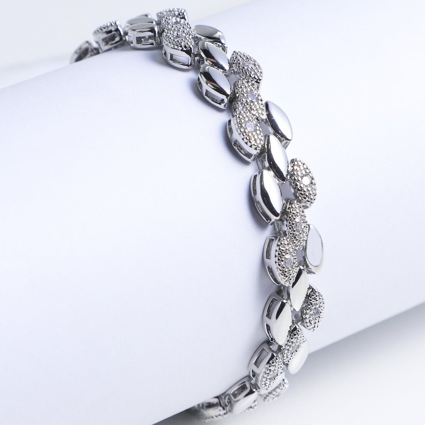 Elegant Fancy Chain bracelet