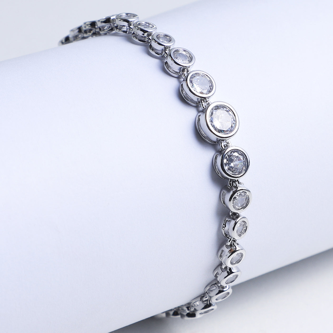 Elegant Fancy Chain bracelet