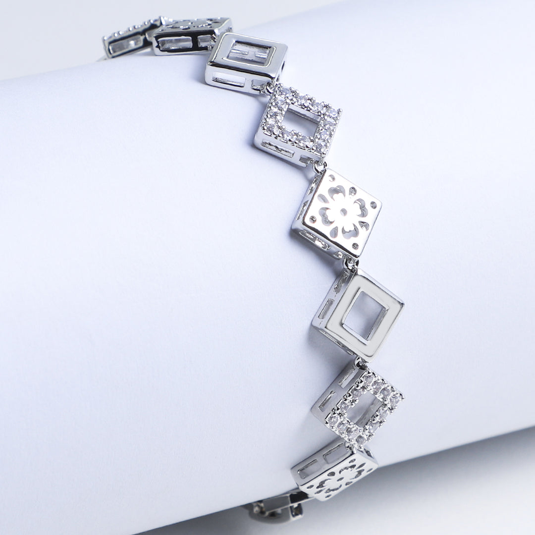 Elegant Fancy Chain bracelet