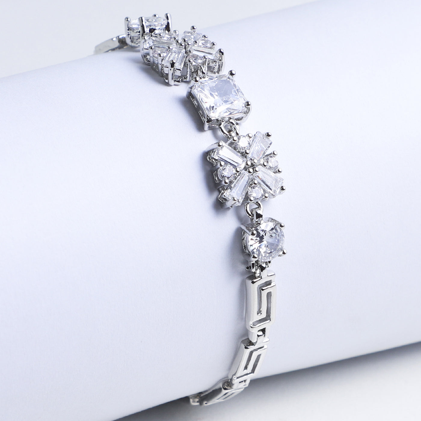 Elegant Fancy Chain bracelet